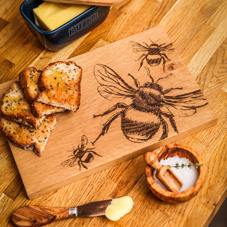Oak Serving Board 30cm - Bee