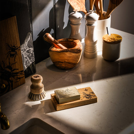 Oak Soap Dish and Soap Set - Bee