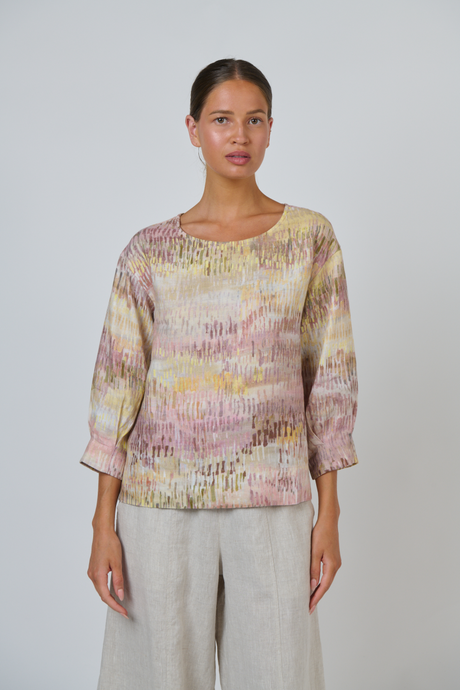 Naturals by O&J GA674 three-quarter sleeve linen top in Jardin print