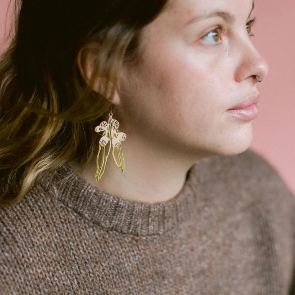 Denz Gumnut and Leaf Dangle Earrings G/S